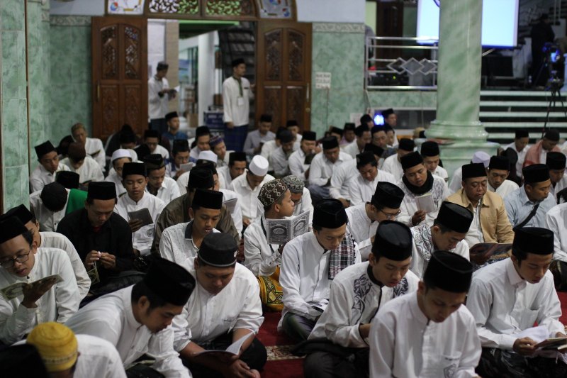 Maqasid al-Ta‘lim Tradisi Pesantren dan Orientasi Asali antara Hafalan Al-Qur’an dan Pemahaman Kitab Kuning