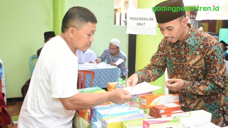Pengobatan dan Khitan Massal Gratis Dalam Rangka Haul ke-49 KH. Muhammad Yahya Pondok Gading Malang